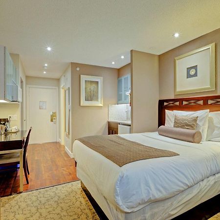 Red Lion Inn And Suites Виктория Екстериор снимка
