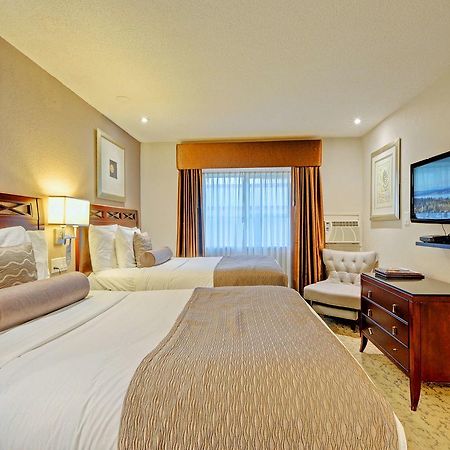 Red Lion Inn And Suites Виктория Екстериор снимка