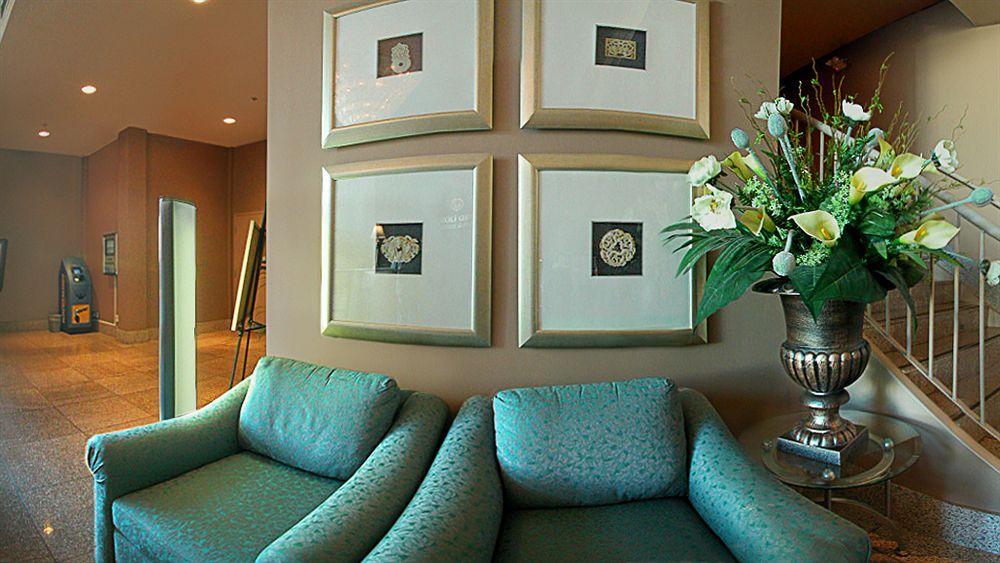 Red Lion Inn And Suites Виктория Екстериор снимка
