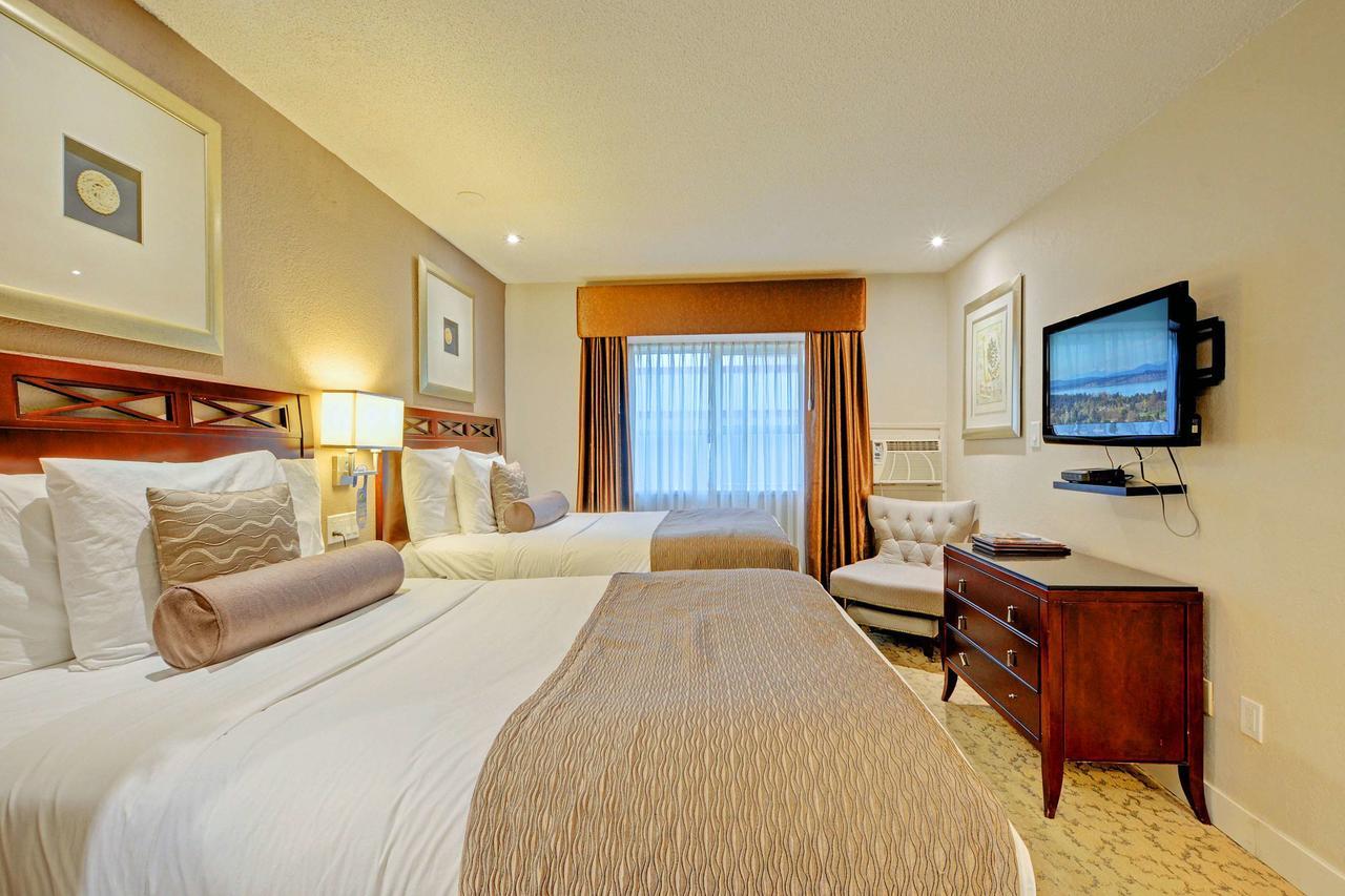 Red Lion Inn And Suites Виктория Екстериор снимка