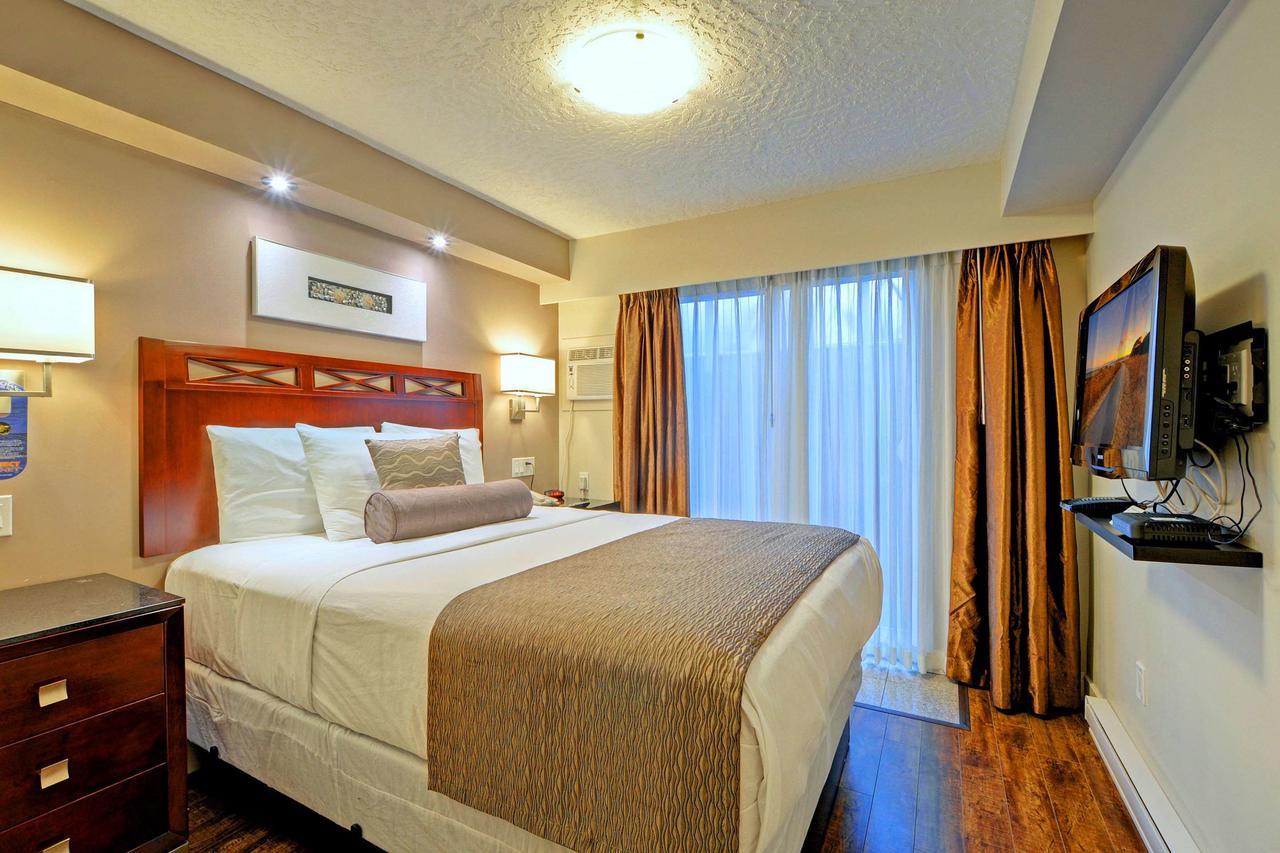 Red Lion Inn And Suites Виктория Екстериор снимка