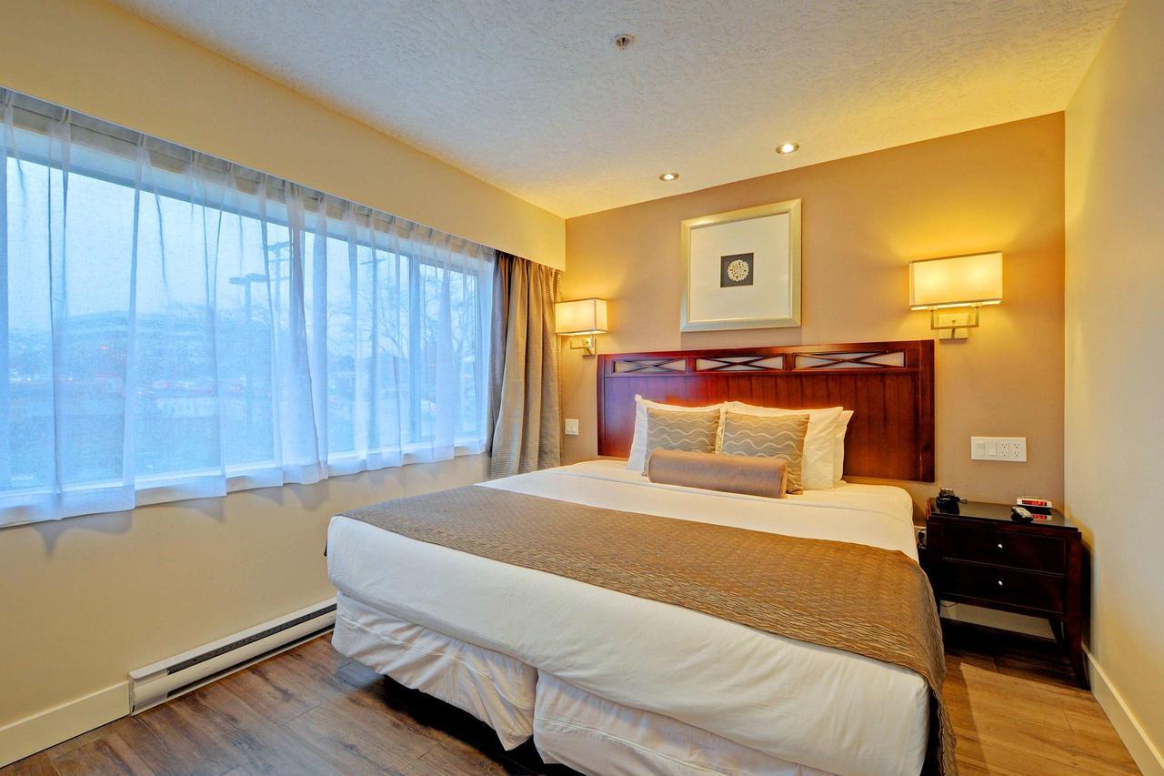 Red Lion Inn And Suites Виктория Екстериор снимка