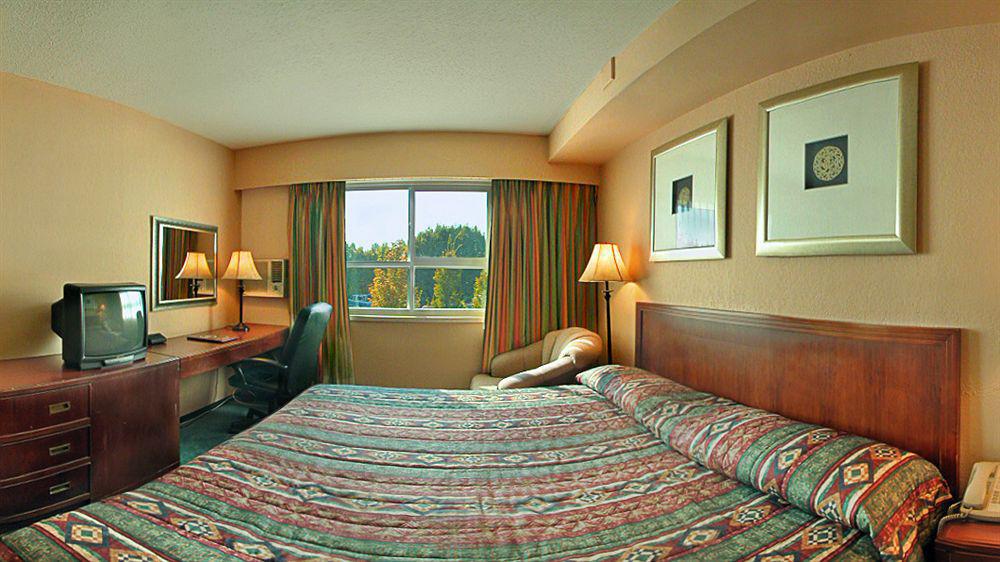 Red Lion Inn And Suites Виктория Екстериор снимка